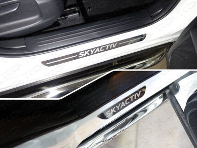 Mazda CX-5 (17–) Накладки на пороги (лист зеркальный надпись SKYACTIV) 4шт